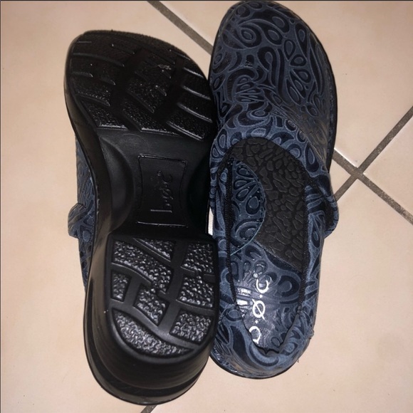 Clogs - Picture 5 of 5